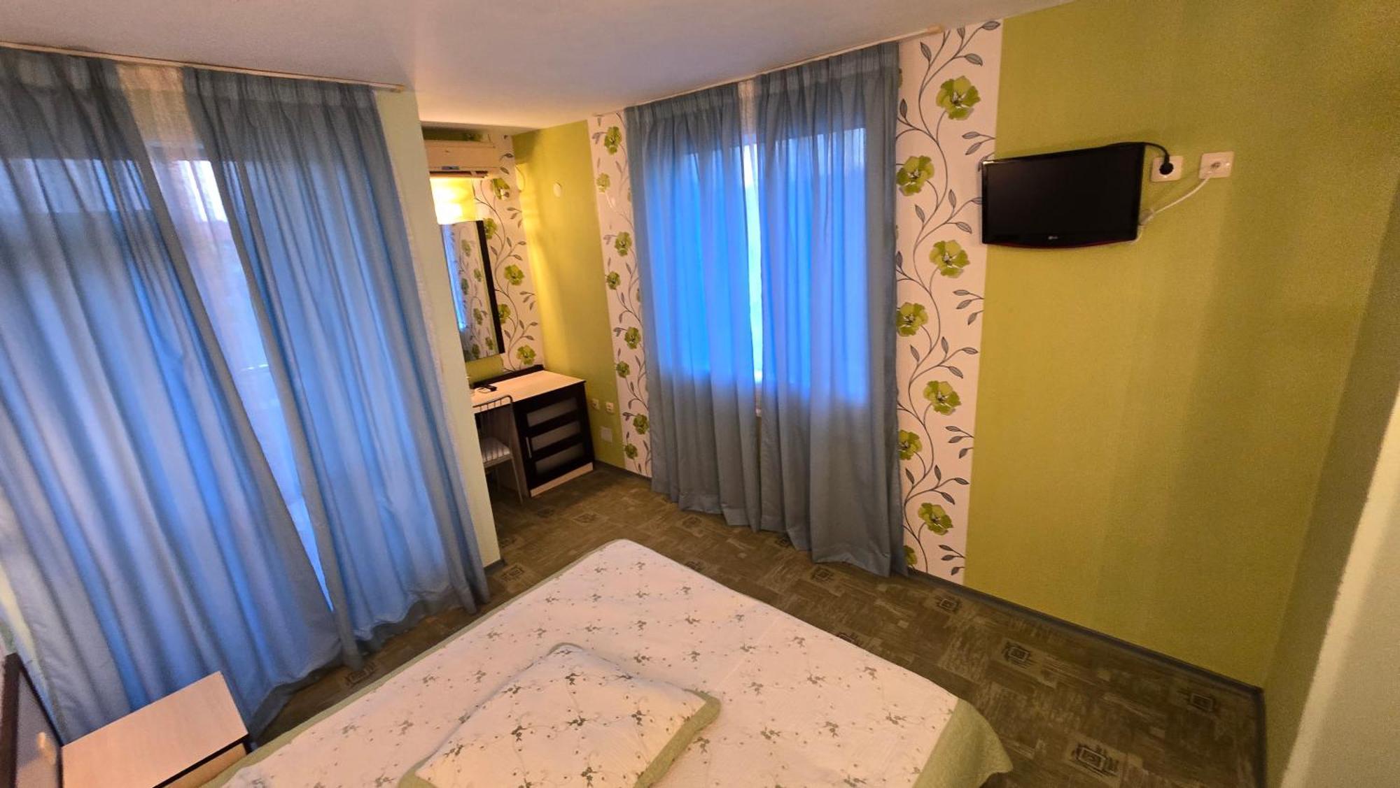 Excelsior Family Hotel Равда Экстерьер фото